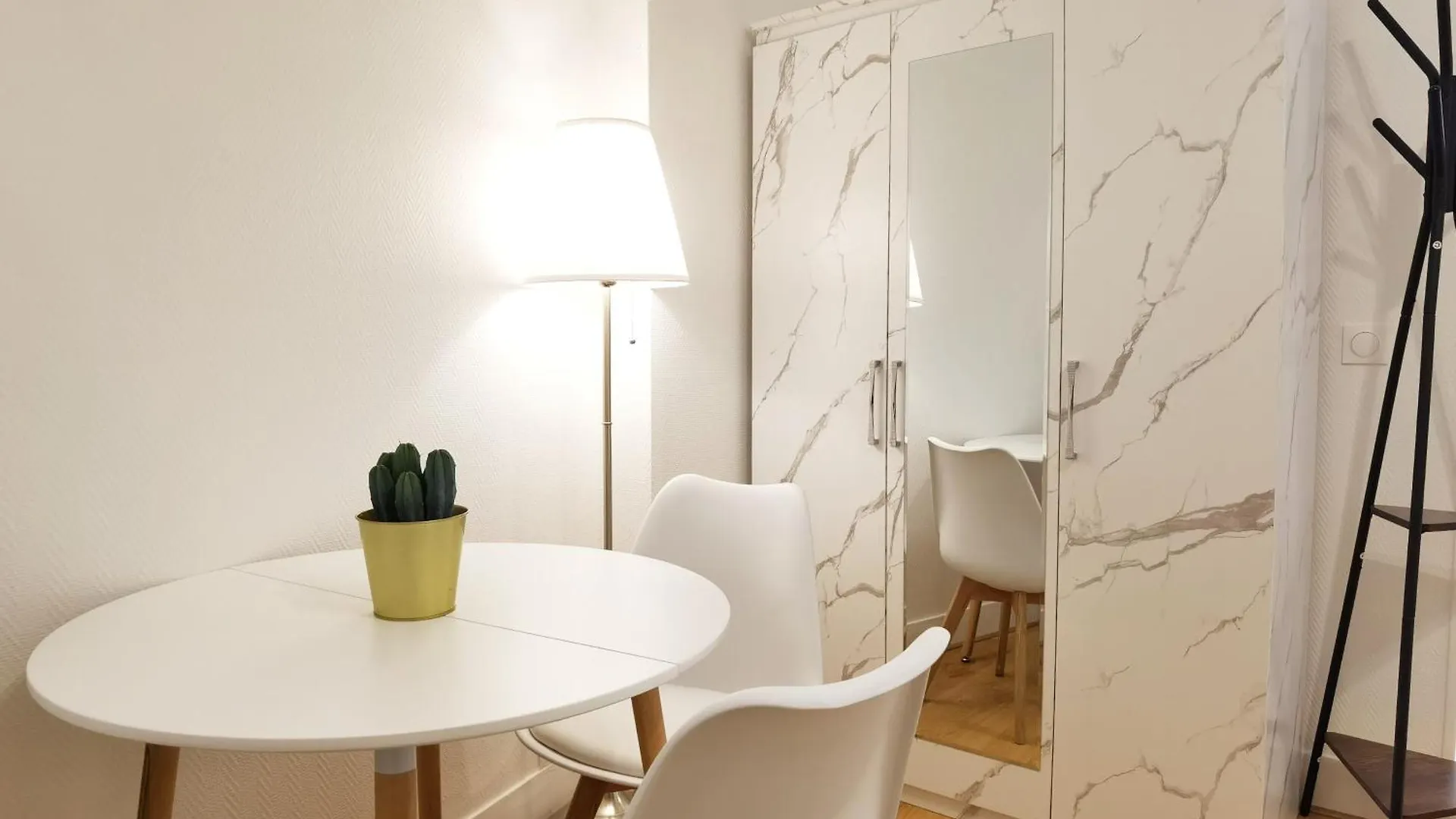 Luminous Renovated Studio Near Porte D'Orleans T3A Paris 0*,