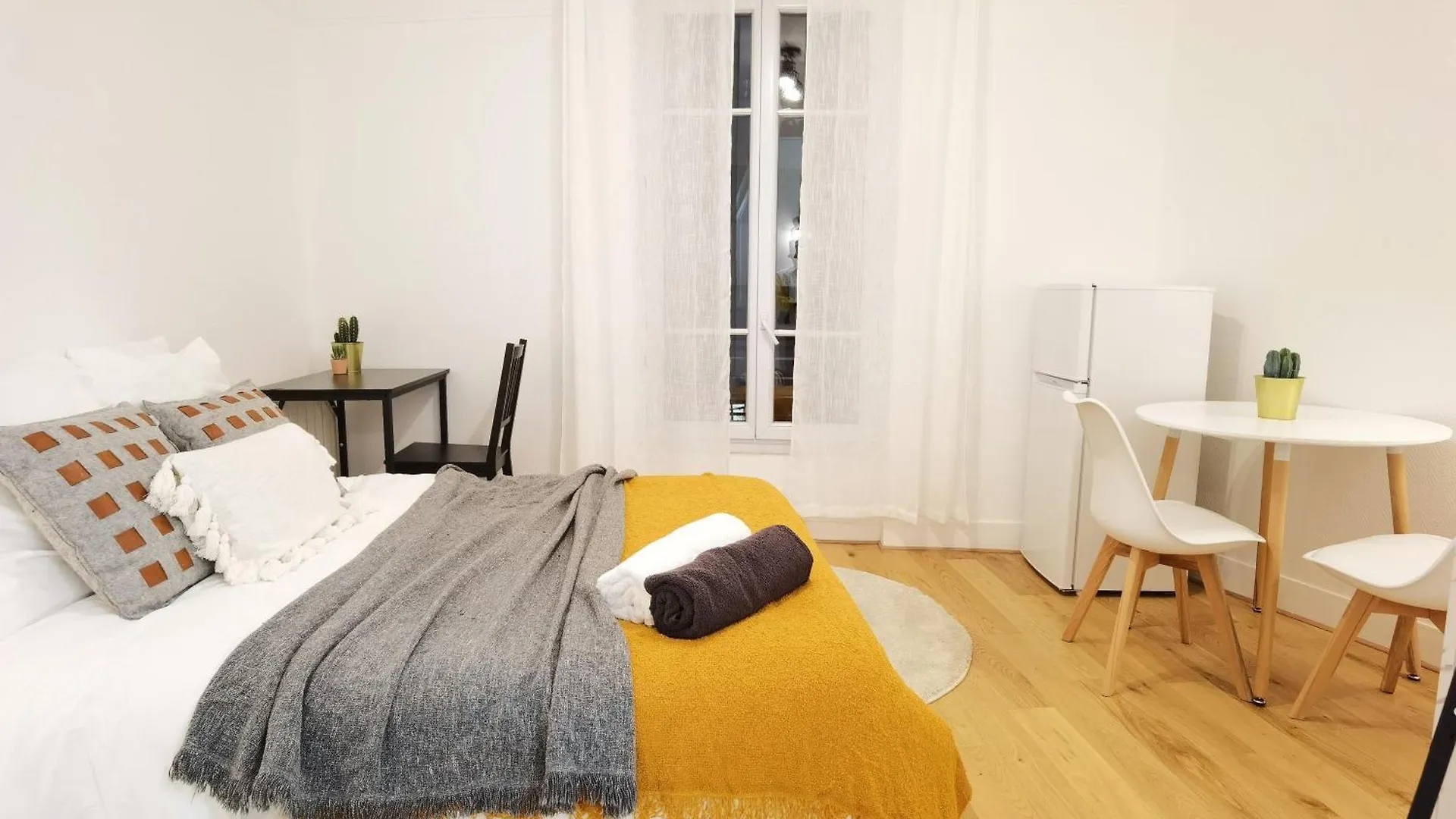 Luminous Renovated Studio Near Porte D'Orleans T3A Paris